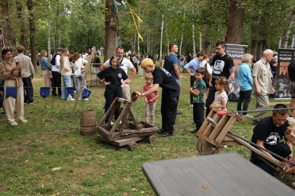 В Москве в усадьбе Трубецких в Хамовниках прошёл фестиваль «Наши корни»!